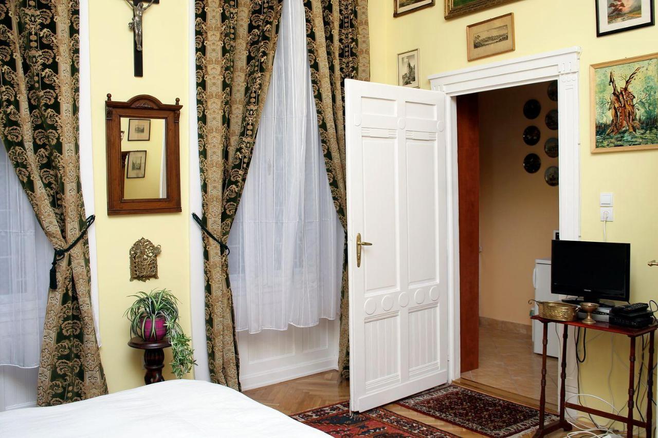 Central Ferenciek Apartments Budapest Bagian luar foto